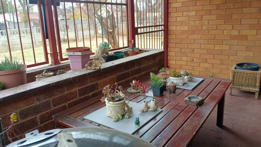 3 Bedroom Property for Sale in Ellaton North West